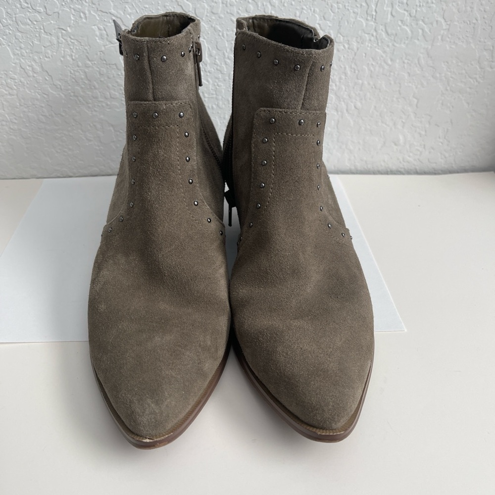 Women's Suede Ankle Boots - Sage